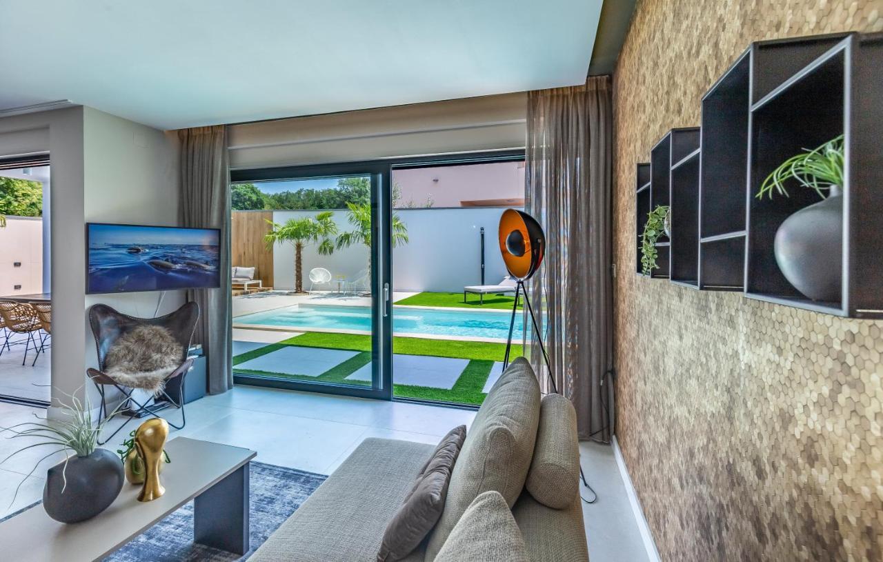 Superb Design Villa メドゥリン エクステリア 写真