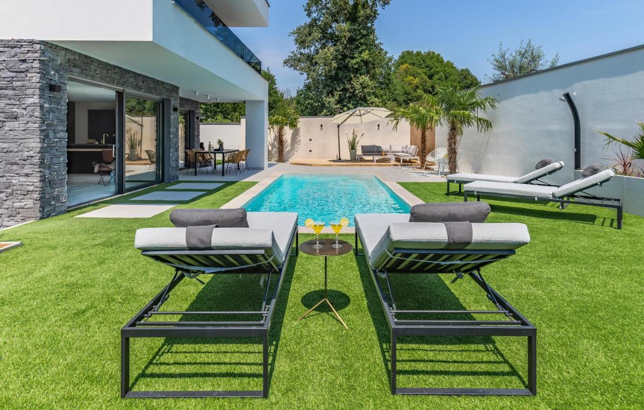 Superb Design Villa メドゥリン エクステリア 写真